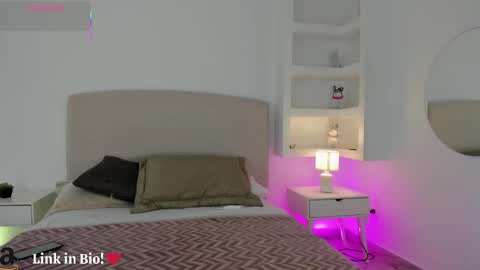 NATHALY  online show from November 15, 2025, 10:34 am