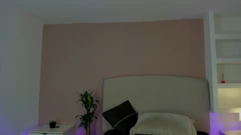 NATHALY  online show from April 16, 2026, 10:49 am