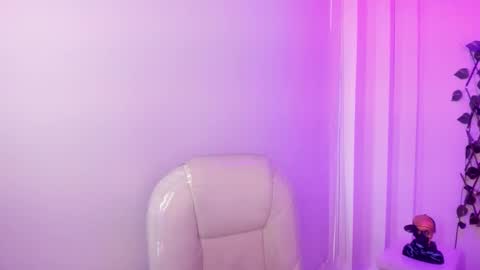 nathalyy_ds online show from February 7, 2026, 7:17 pm