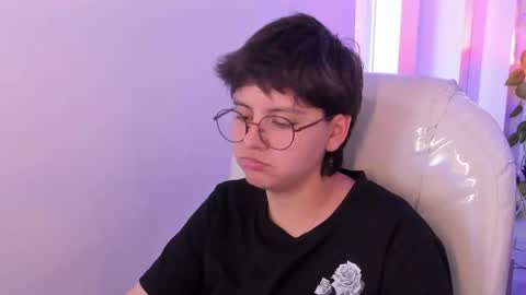 nathalyy_ds online show from April 18, 2026, 7:18 pm