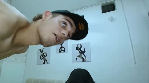 nathan_shimmer online show from February 19, 2026, 9:33 pm