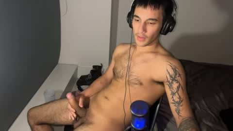 Snapshot of native_boy2 chatting on April 24, 2026, 9:34 am native_boy2 online show from April 24, 2026, 9:34 am