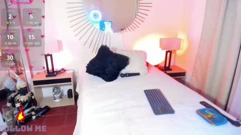 andrea Instagram..natta smithh online show from February 12, 2025, 3:07 am