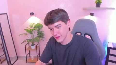 Snapshot of natte__ chatting on April 14, 2026, 9:32 pm Nathaniel online show from April 14, 2026, 9:32 pm