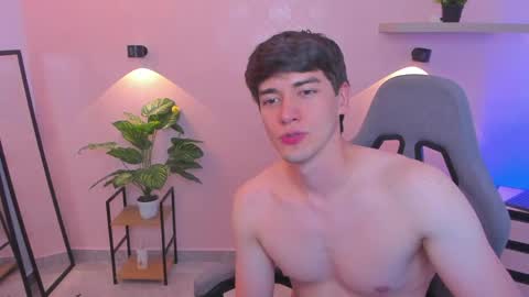 Snapshot of natte__ chatting on April 15, 2026, 9:15 pm Nathaniel online show from April 15, 2026, 9:15 pm