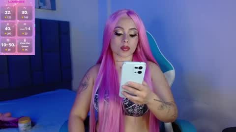 natti_bluee online show from April 7, 2026, 3:18 am