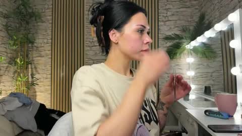 NATTY FIERROS online show from December 14, 2025, 8:09 am