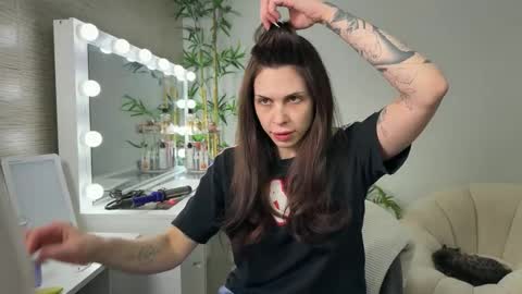 NATTY FIERROS online show from April 16, 2026, 11:11 am