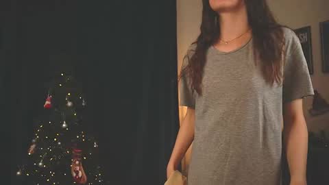 Ella online show from January 12, 2026, 3:06 pm