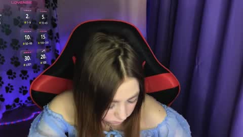 natural_babe666 online show from January 11, 2025, 10:19 am