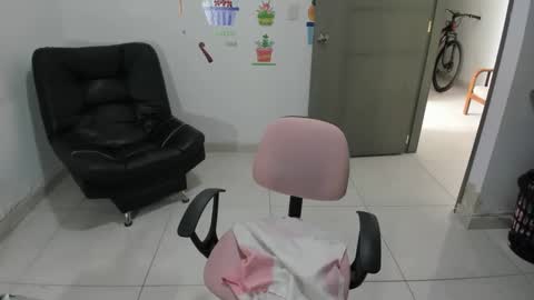 Andrea  online show from February 15, 2025, 4:23 pm