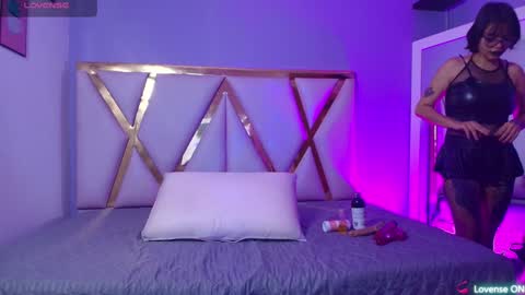 Gwen  online show from December 23, 2024, 1:13 pm