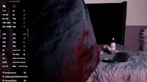 Gwen  online show from February 13, 2025, 2:23 am