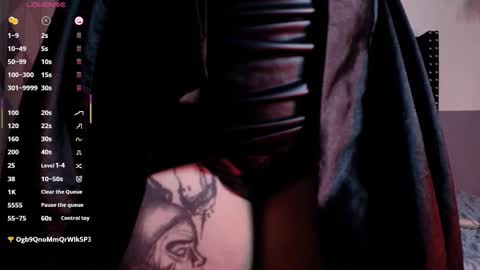 Gwen  online show from February 13, 2025, 5:26 am