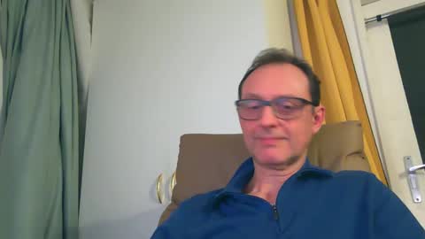 Snapshot of naturista25 chatting on November 10, 2025, 7:35 pm naturista25 online show from November 10, 2025, 7:35 pm