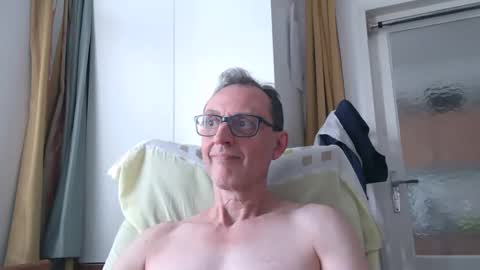 Snapshot of naturista25 chatting on May 27, 2026, 1:30 pm naturista25 online show from May 27, 2026, 1:30 pm