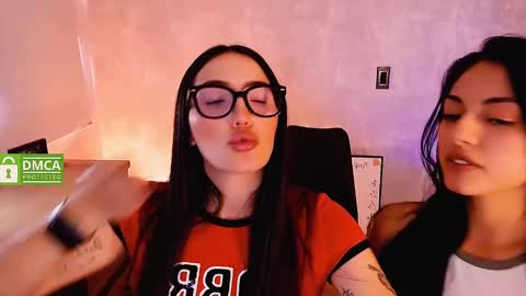 Snapshot of natval_ chatting on January 22, 2025, 5:06 pm Natalia Valeria online show from January 22, 2025, 5:06 pm