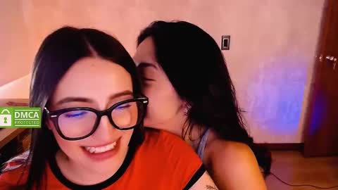 Snapshot of natval_ chatting on February 12, 2025, 4:11 pm Natalia Valeria online show from February 12, 2025, 4:11 pm