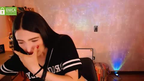 Snapshot of natval_ chatting on December 3, 2025, 10:02 am Natalia Valeria online show from December 3, 2025, 10:02 am