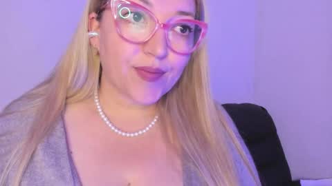 Nataly online show from November 1, 2025, 8:00 pm