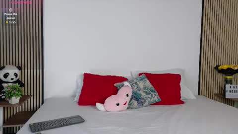 naty_model25 online show from February 10, 2026, 8:57 pm