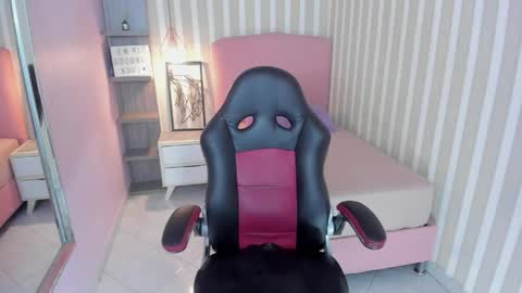Snapshot of natybunny chatting on May 13, 2026, 7:33 pm NATY online show from May 13, 2026, 7:33 pm