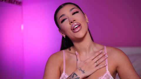 Naty online show from February 25, 2025, 5:08 am