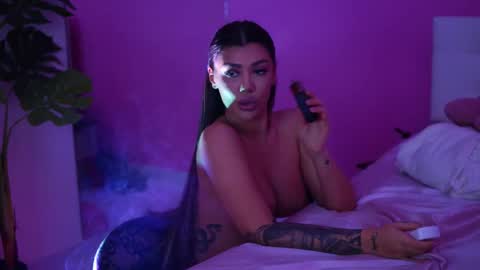 Naty online show from March 8, 2025, 11:27 am