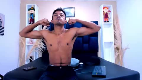 natzuki_ online show from October 24, 2025, 11:39 am