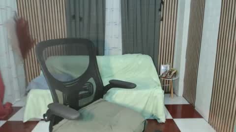 Jelay online show from February 24, 2025, 4:05 am