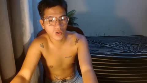 naughty_angelo online show from May 4, 2026, 8:32 am