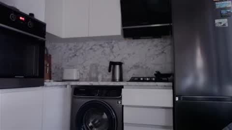 Chris Carrie online show from October 9, 2025, 3:48 am