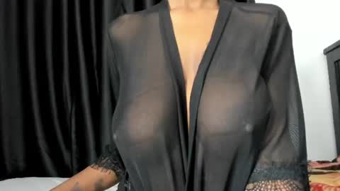 Snapshot of naughty_dreamss chatting on July 5, 2026, 12:50 am naughty_dreamss online show from July 5, 2026, 12:50 am