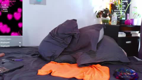 Em  please help me reach 100 thumbs up 3 online show from January 4, 2025, 5:47 pm