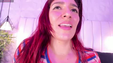 Snapshot of naughty_flower18 chatting on January 15, 2025, 2:06 am Flor online show from January 15, 2025, 2:06 am