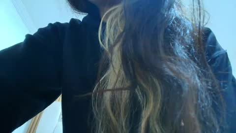 Kitten online show from April 18, 2026, 10:52 am