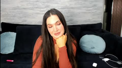 Elena online show from May 12, 2026, 10:29 pm