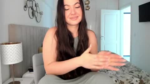 Elena online show from July 15, 2026, 5:34 am