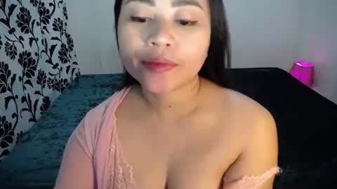 Snapshot of naughtyandsweetx chatting on October 4, 2025, 3:37 am May online show from October 4, 2025, 3:37 am