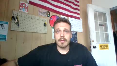 Snapshot of naughtybeezy chatting on May 20, 2026, 1:06 pm naughtybeezy online show from May 20, 2026, 1:06 pm
