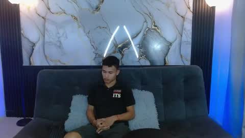 Jader  y  Esteban online show from April 19, 2026, 12:37 pm