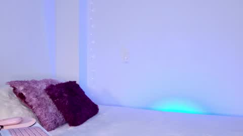 Snapshot of naughtybunnyy_1 chatting on May 17, 2026, 12:08 am online show from May 17, 2026, 12:08 am