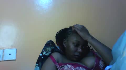 Shee online show from November 14, 2025, 12:53 am