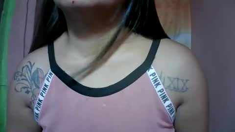 naughtymom_33 online show from November 14, 2025, 8:18 pm