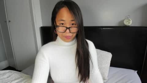 Gigi Chu  online show from October 18, 2025, 12:17 pm