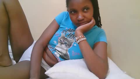 Snapshot of naughtysammur25 chatting on October 8, 2025, 2:09 am naughtyqueen online show from October 8, 2025, 2:09 am
