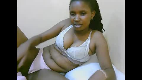 Snapshot of naughtysammur25 chatting on October 11, 2025, 10:30 pm naughtyqueen online show from October 11, 2025, 10:30 pm