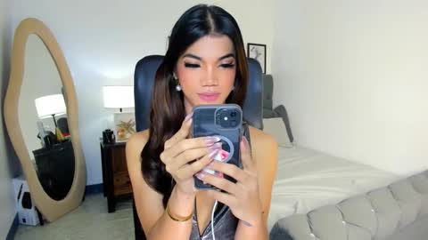 Cassie online show from November 14, 2025, 7:23 pm