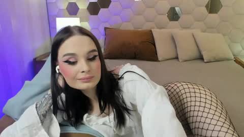 naughtyylory online show from March 7, 2026, 9:17 am