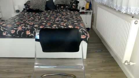 KimBeee online show from January 30, 2025, 12:37 pm